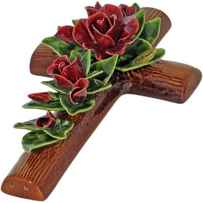 Fleurs céramique croix roses grenat et boutons de roses