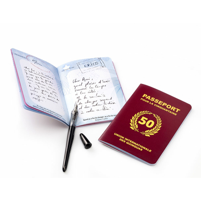 Cadeau Anniversaire 50 ans original : livre d'or "Passeport pour la Cinquantaine"