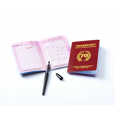 Cadeau Anniversaire 70 ans original : livre d'or "Passeport pour la Soixante-Dizaine"