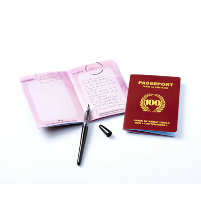 Cadeau Anniversaire 100 ans original : livre d'or "Passeport pour la Centaine"