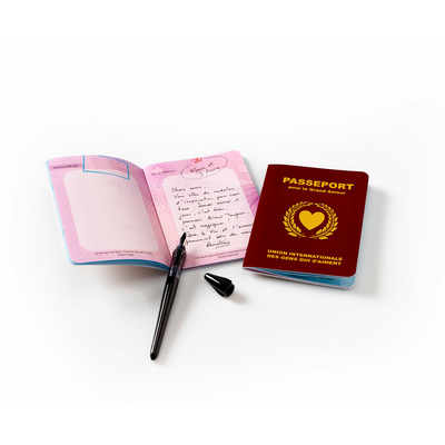 Cadeau Anniversaire de Mariage original : livre d'or "Passeport pour le Grand Amour"