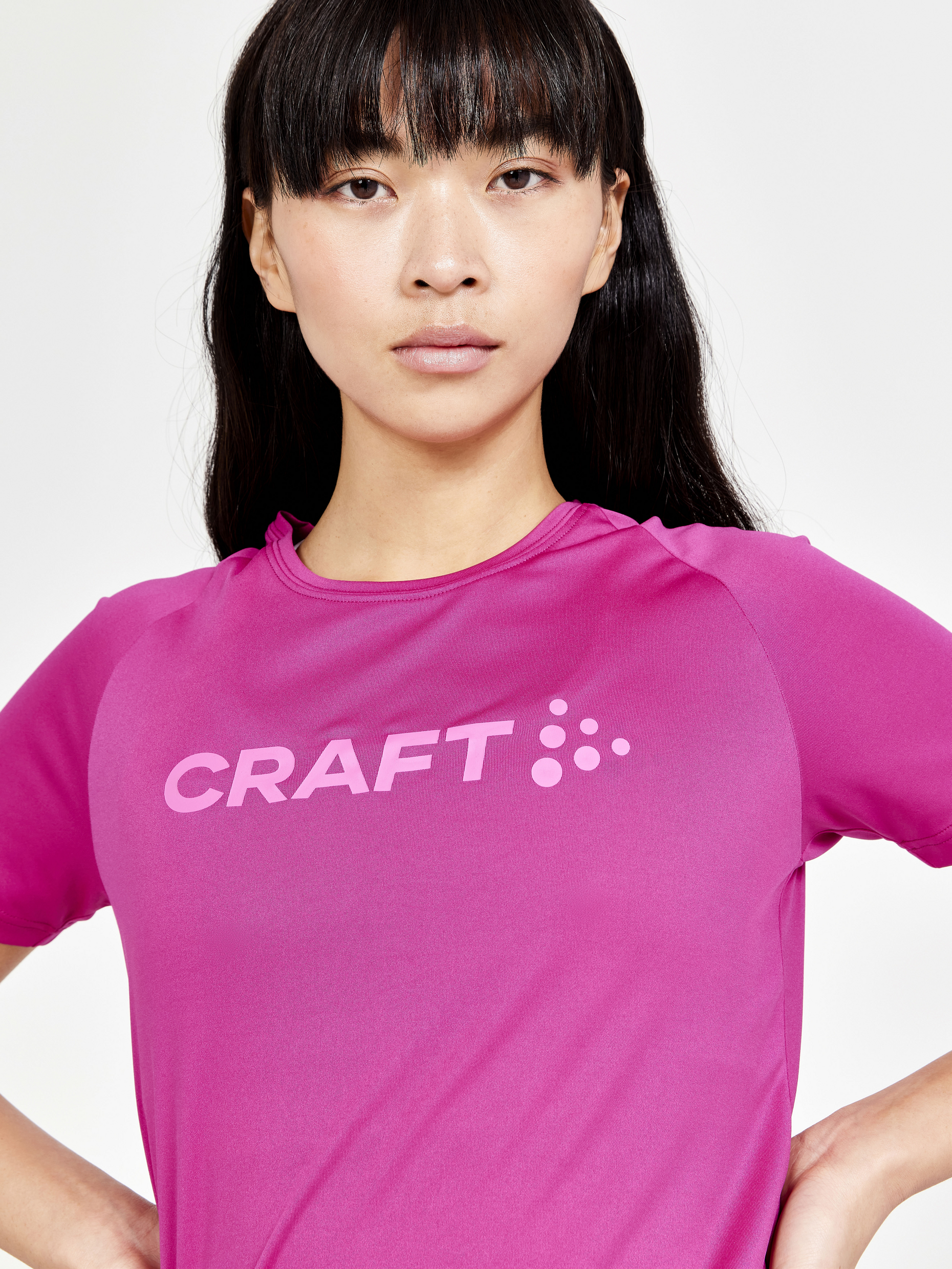 CRAFT_1911785-486000_tee-shirt_CORE_ESSENCE_ Logo_Tee_woman_roxo_sgequipement_sg_equipement  (5)