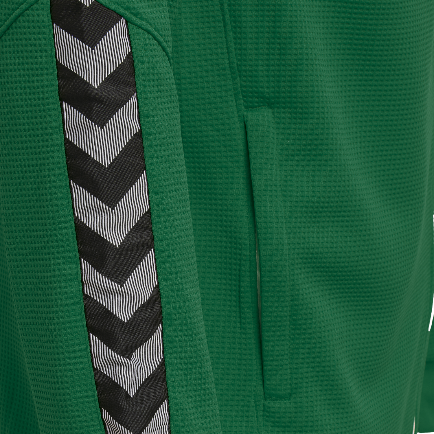 205366-6140_HUMMEL_veste_hmlautentic_poly_zip_jacket_evergreen_sg_equipement_sgequipement (5)