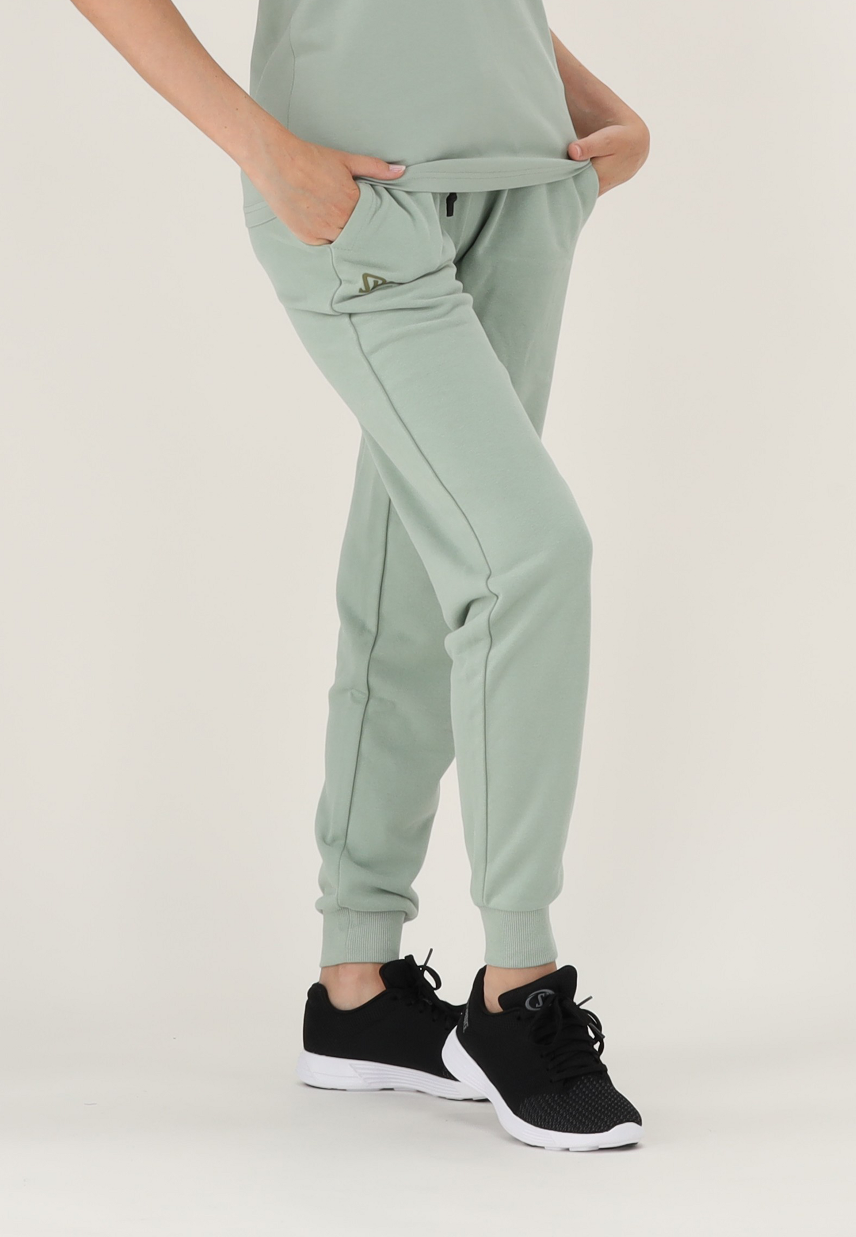 SPALDING_40232021-LG-KH__Jogger pants_women SS23_light-green_khaki_pantalon_de_jogging_femme_sgequipement_sg_equipement (3)