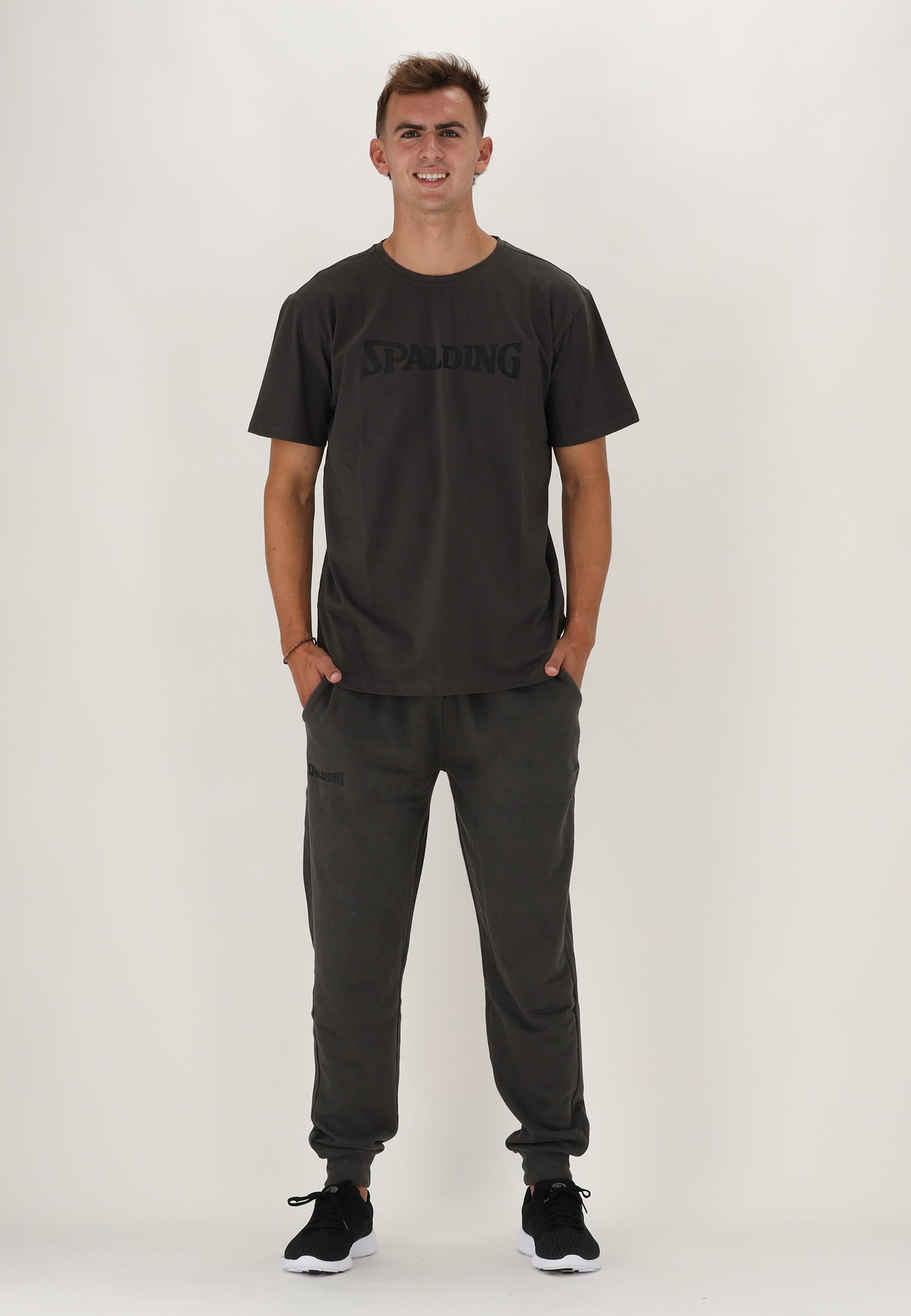 SPALDING_40232020-CH-BK_Jogger_pants_men SS23_charcoal_black_pantalon_de_jogging_homme_sgequipement_sg_equipement (1)
