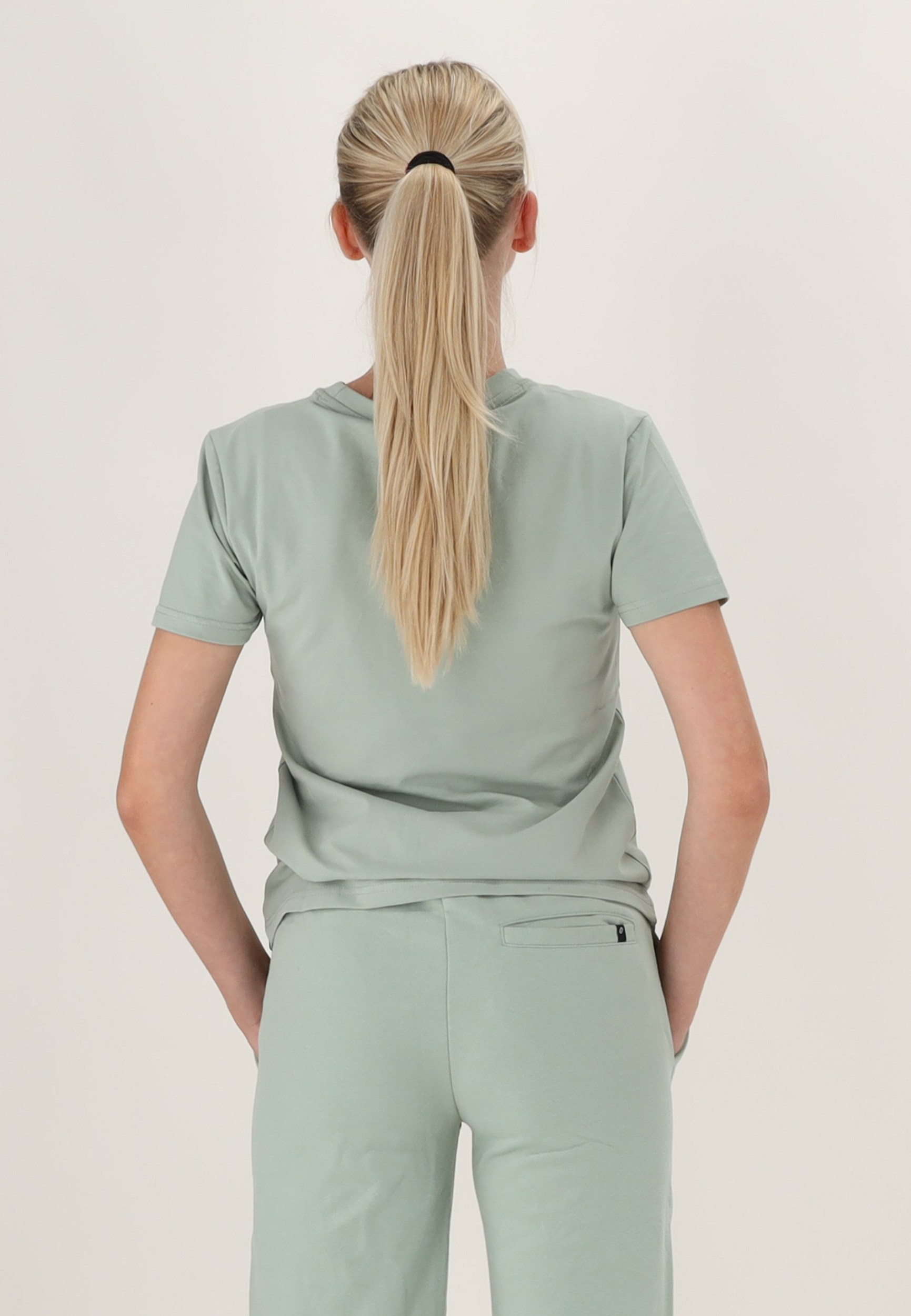 SPALDING_40232028-LG-KH_tee-shirt_logo_women_de_basket_light-green_khaki_sgequipement_sg_equipement (4)