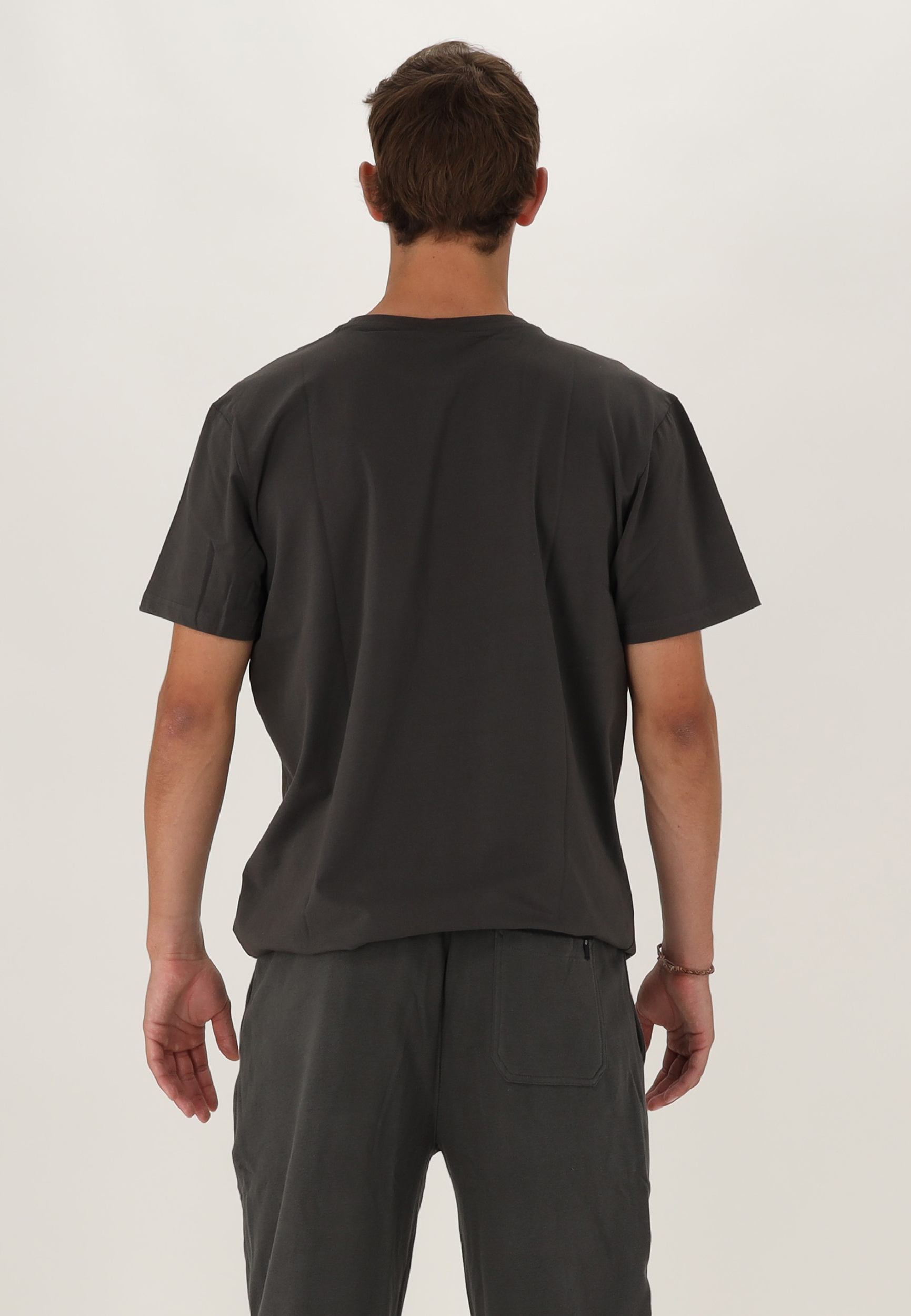SPALDING_40232027-CH-BK_Tee-shirt_logo_men SS23_de_basket_charcoal_black_sgequipement_sg_equipement (3)
