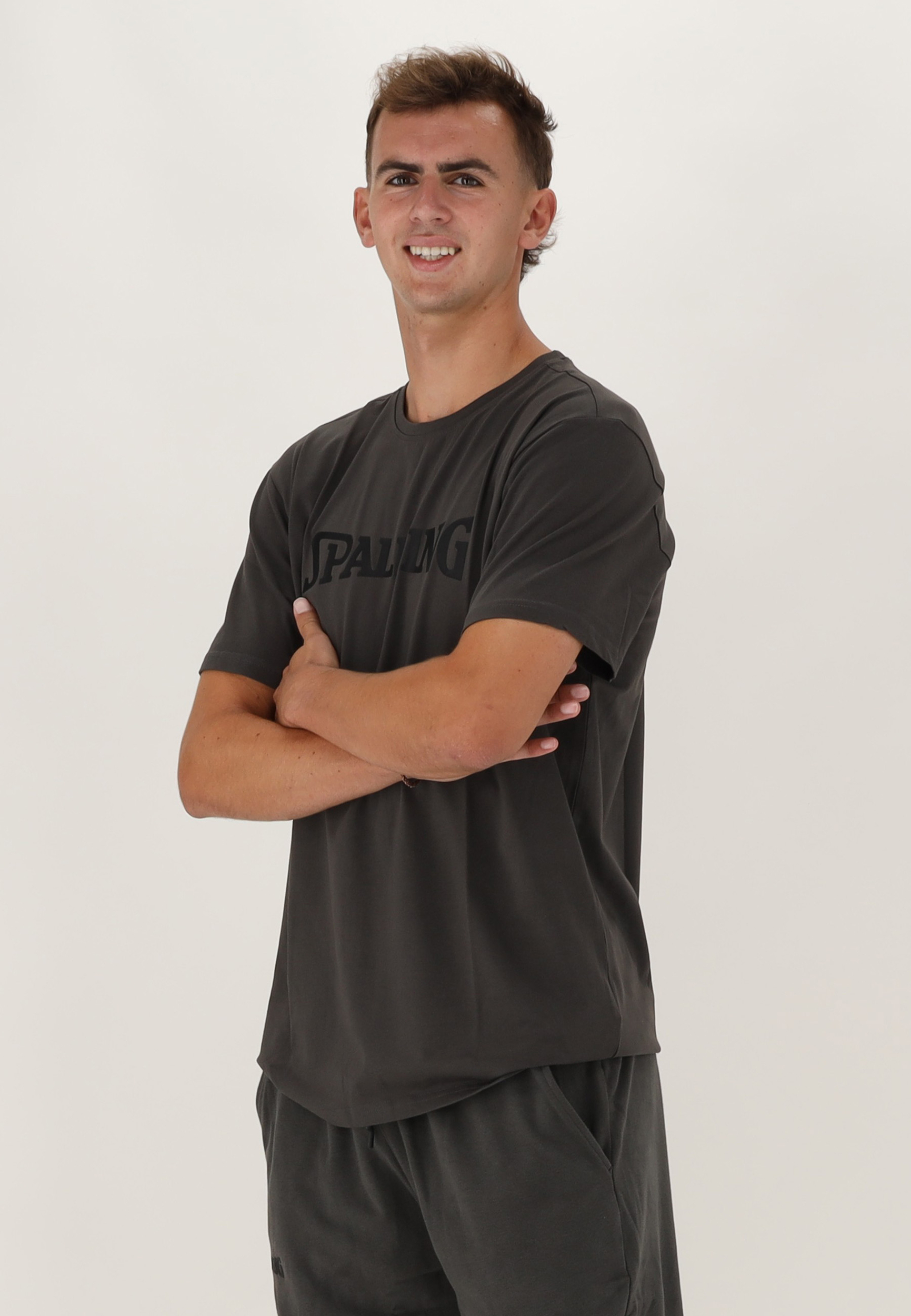 SPALDING_40232027-CH-BK_Tee-shirt_logo_men SS23_de_basket_charcoal_black_sgequipement_sg_equipement (4)