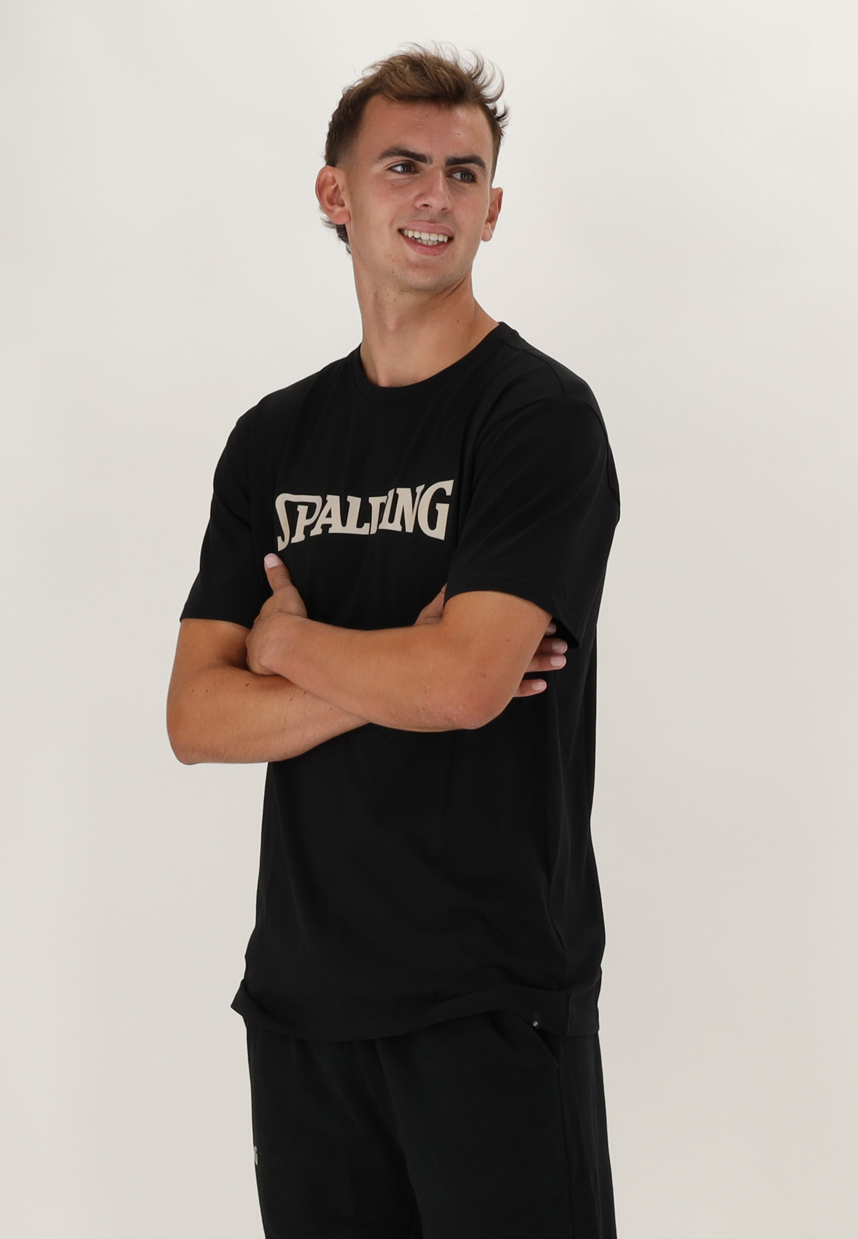 SPALDING_40232027-BK-BE_Tee-shirt_logo_men SS23_de_basket_black_beige_sgequipement_sg_equipement (4)