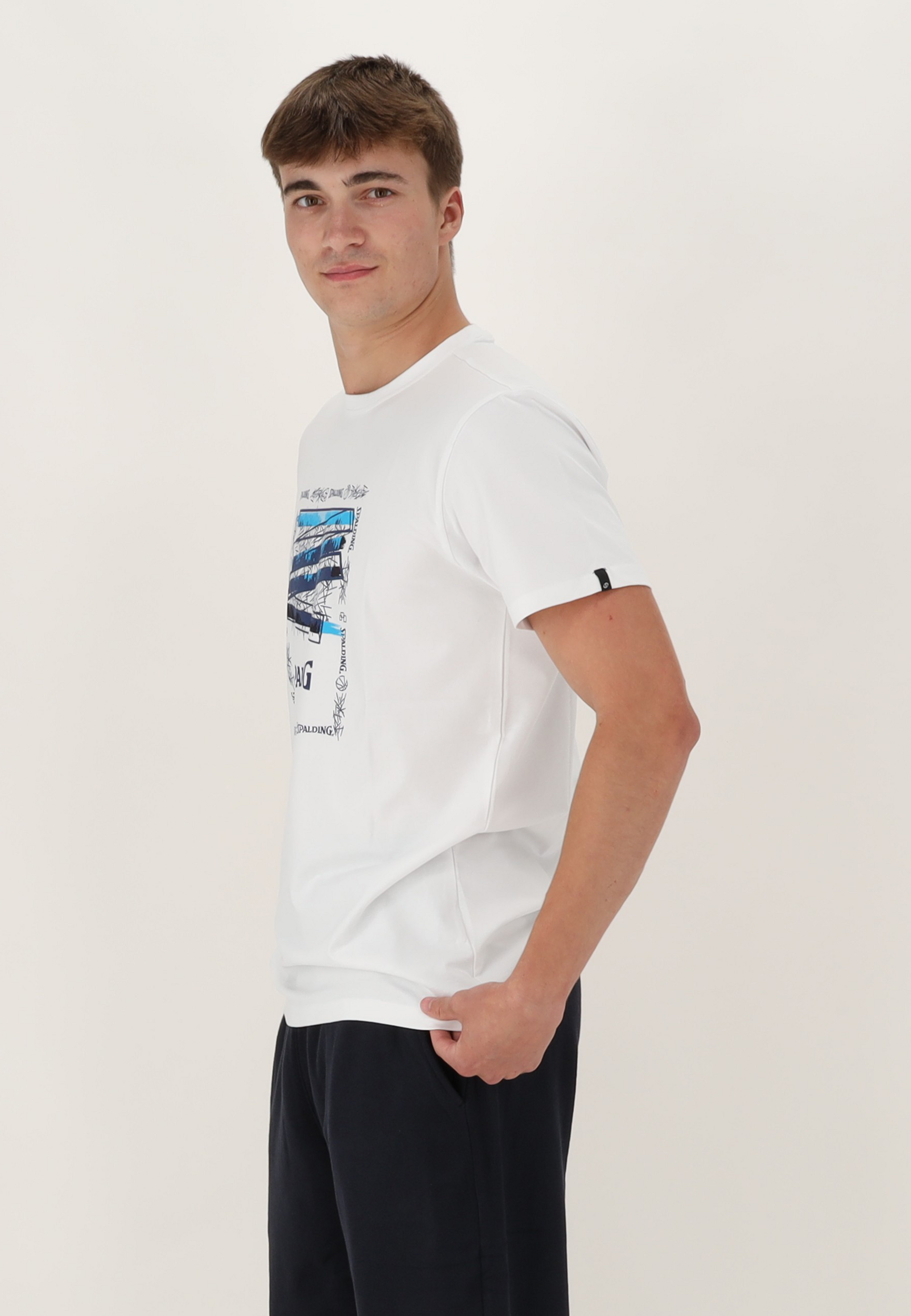 SPALDING_40232027-WH-AS_tee-shirt_ascend_homme_de_basket_white_ascend_sgequipement_sg_equipement (5)