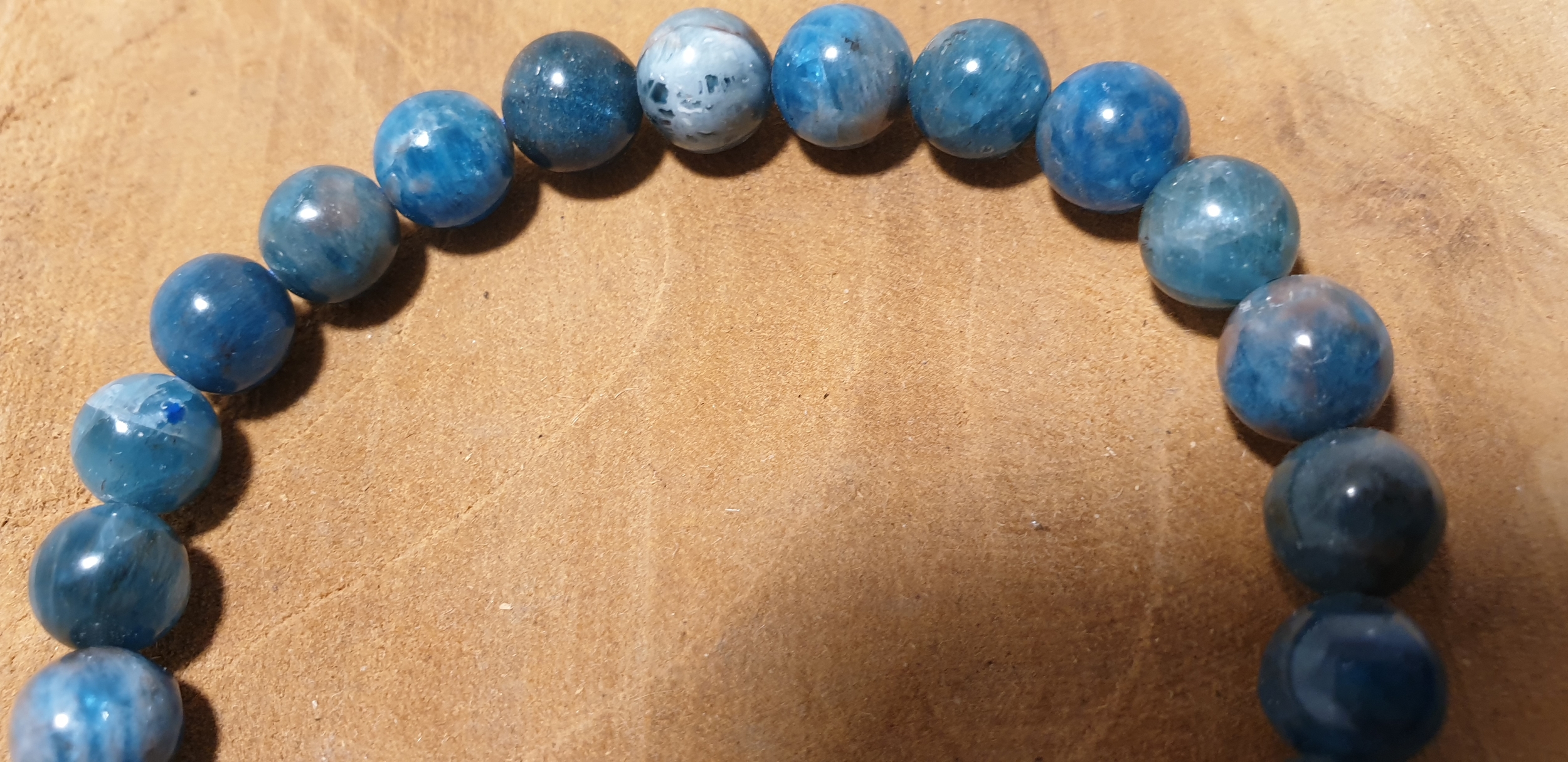 Bracelet Apatite Bleue Pierre Exceptionnelle Pour Gérer Ses émotions
