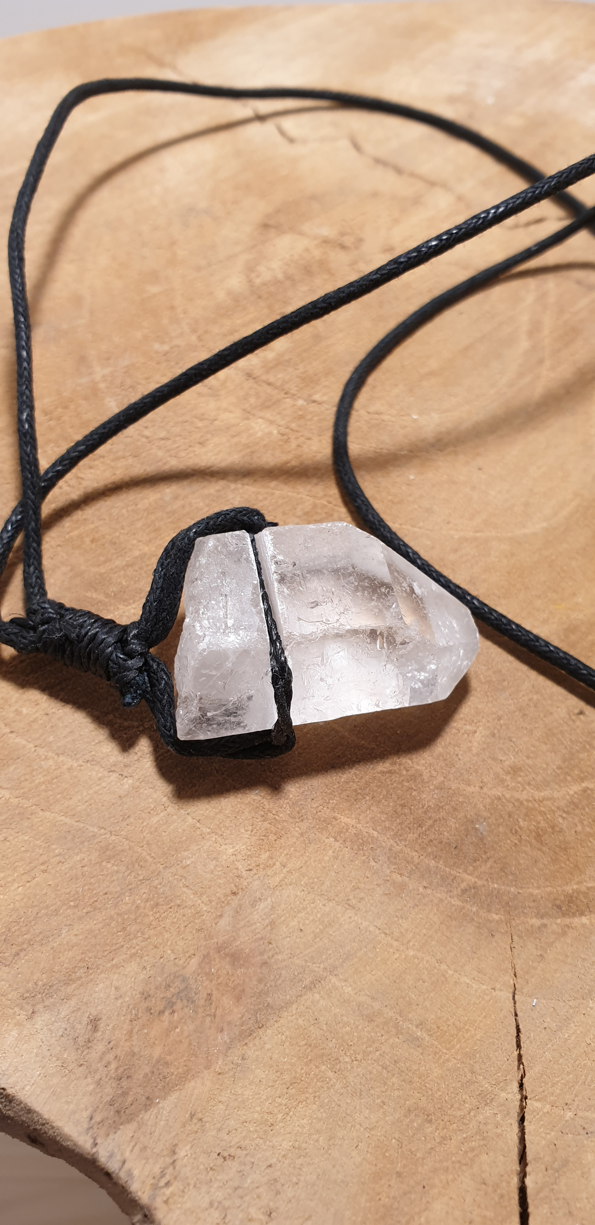 pendentif pierre brute cristal de roche 2
