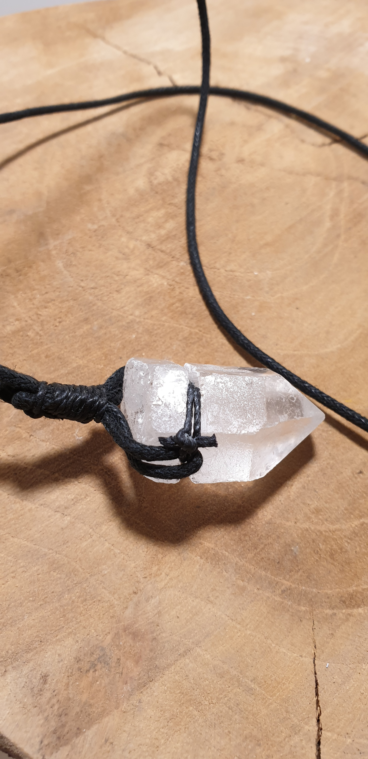 pendentif pierre brute cristal de roche 3