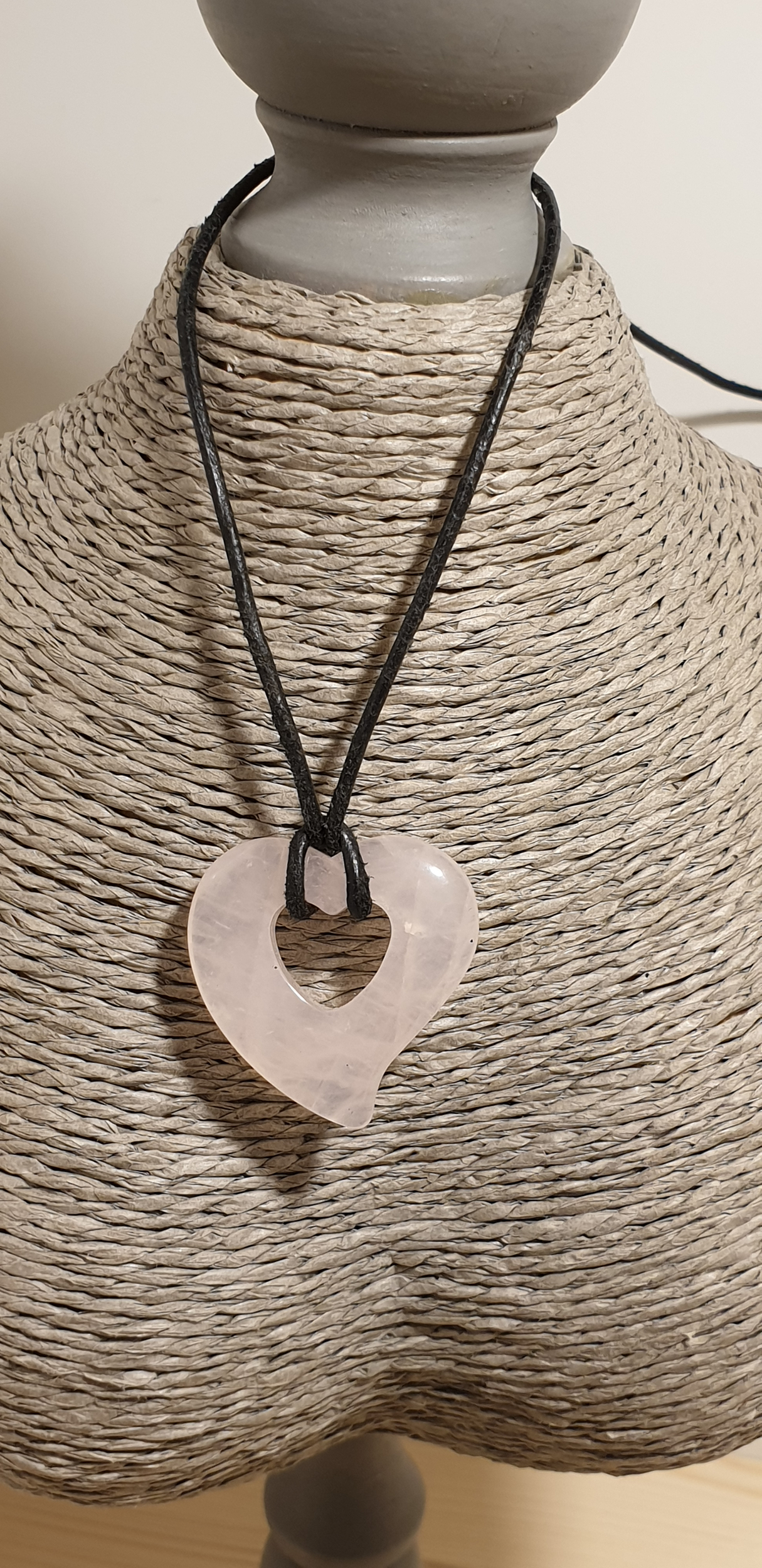 pendetif coeur dans un coeur quartz rose 1