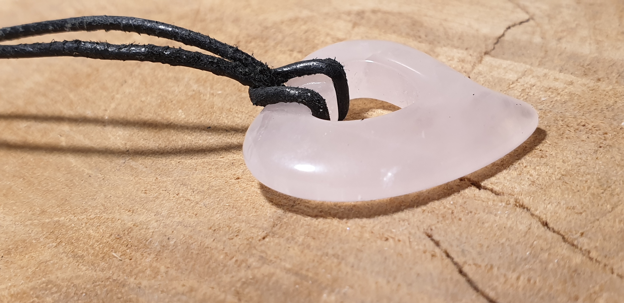 pendetif coeur dans un coeur quartz rose 3