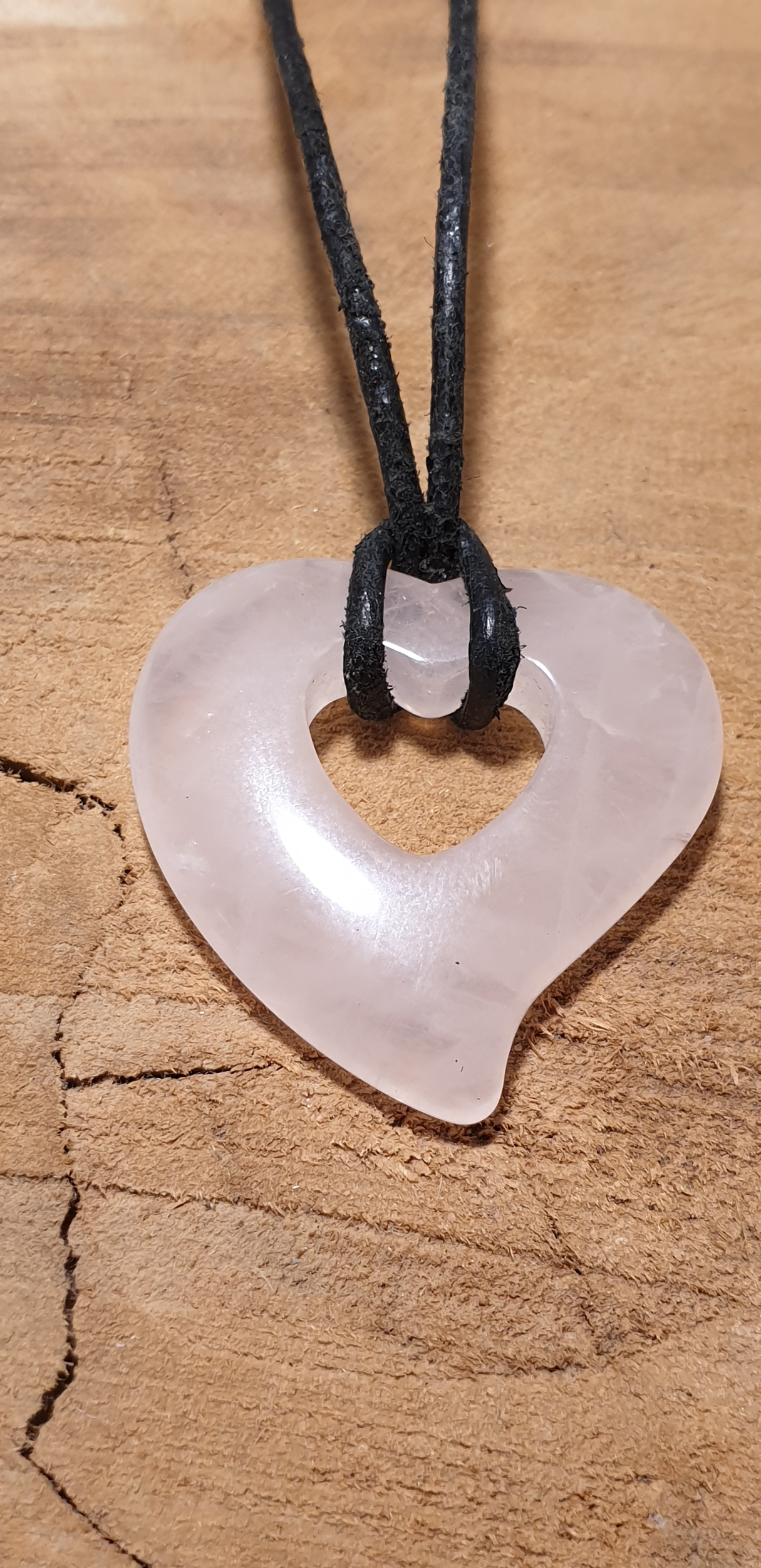 pendetif coeur dans un coeur quartz rose 6