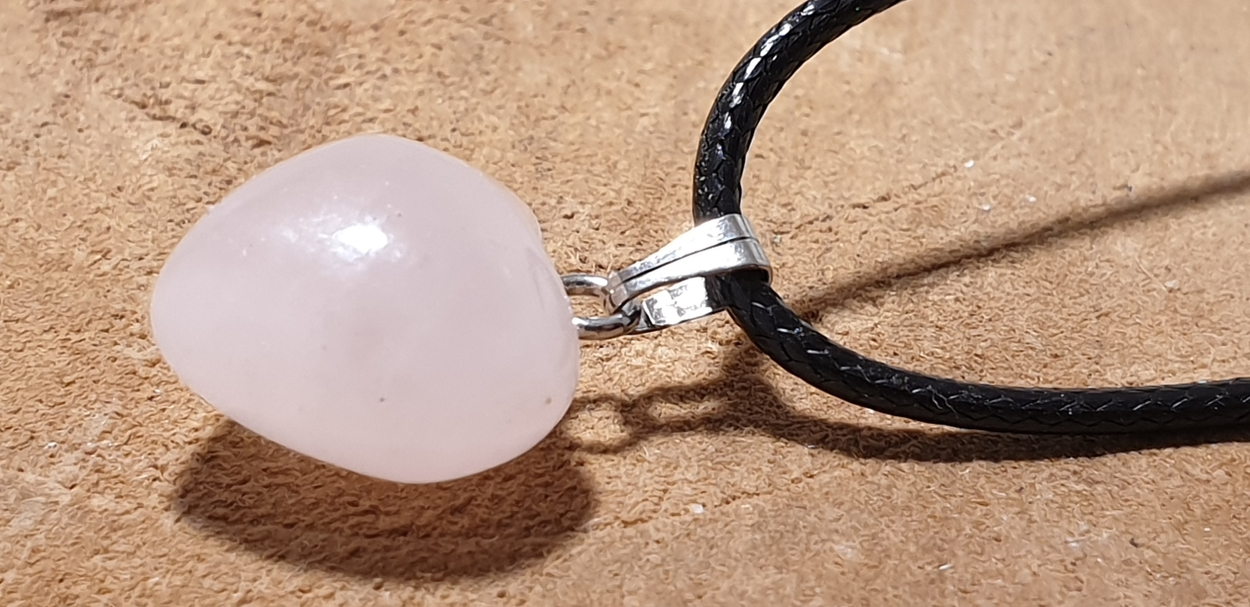 pendetif petit coeur quartz rose 4