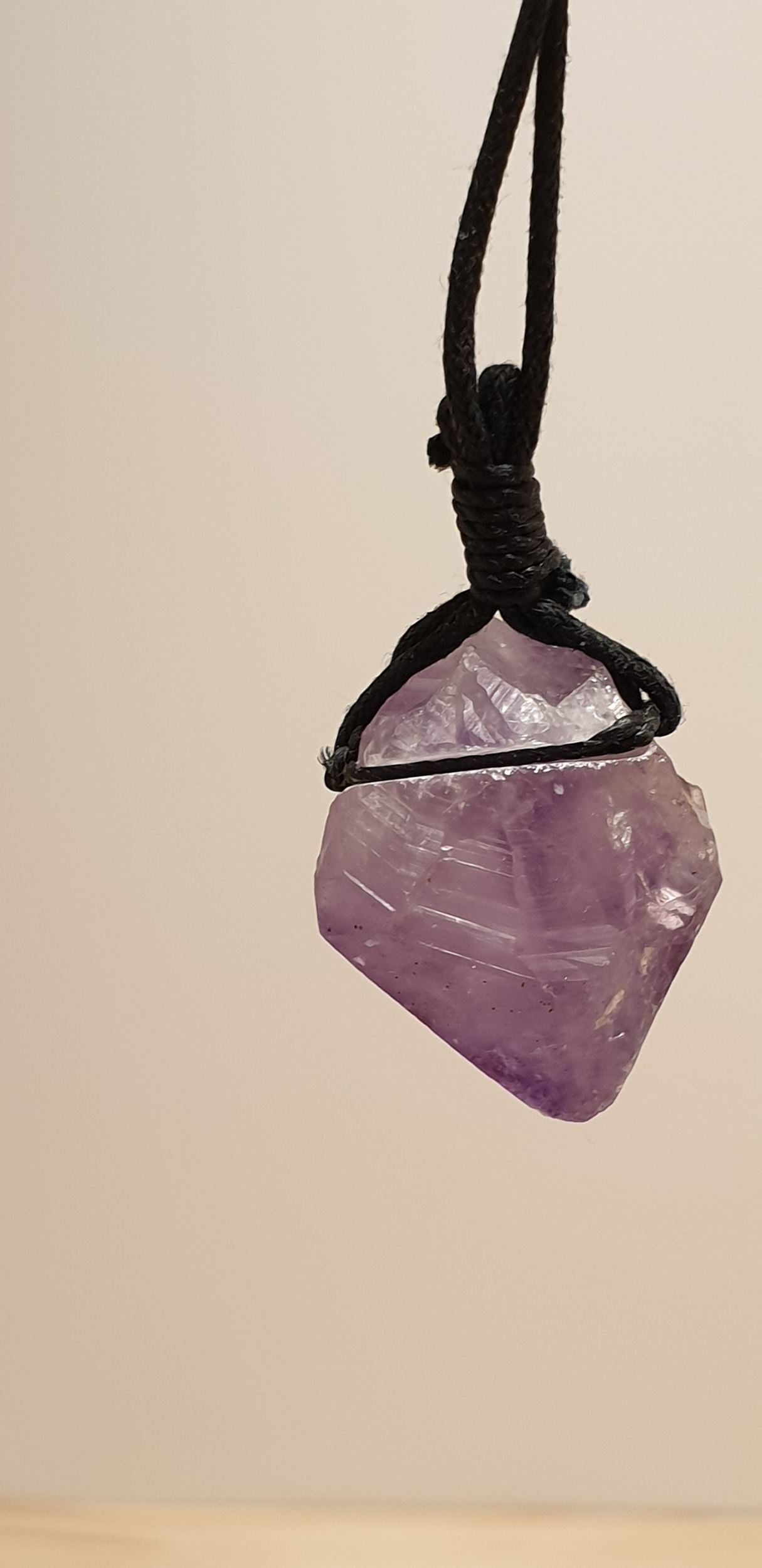 pendentif améthyste brute ficelle 1