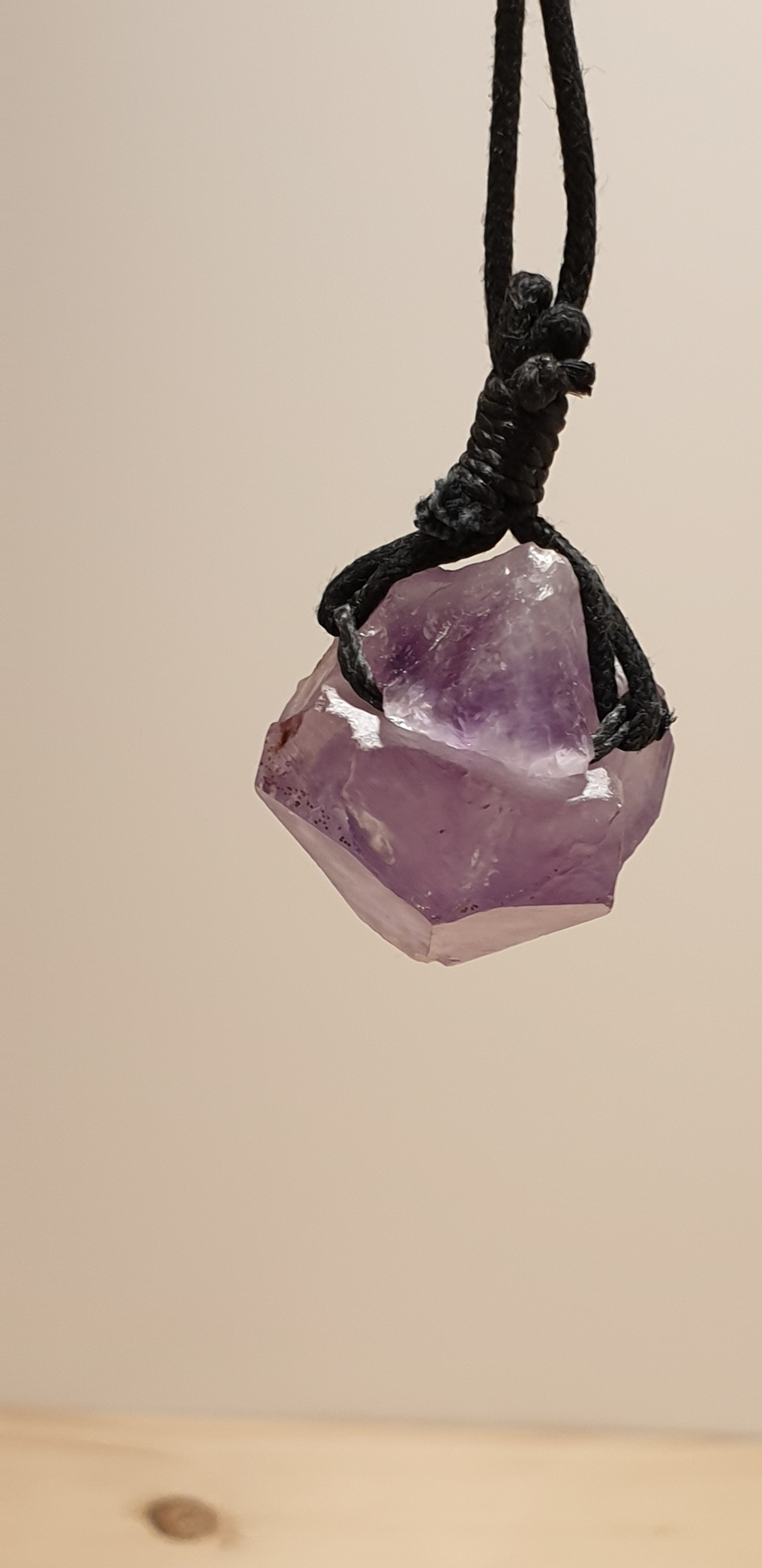 pendentif améthyste brute ficelle 4