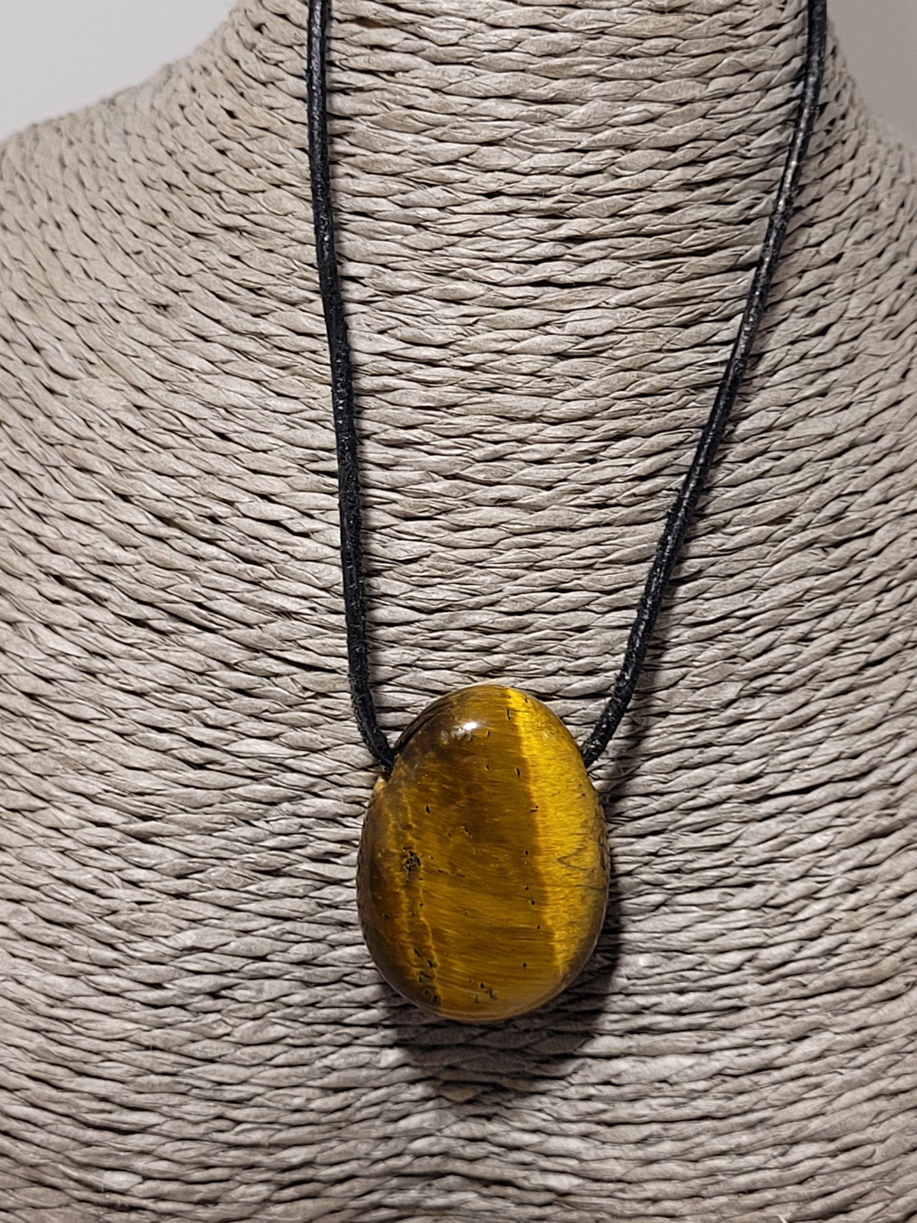 pendentif goutte oeil de tigre 1
