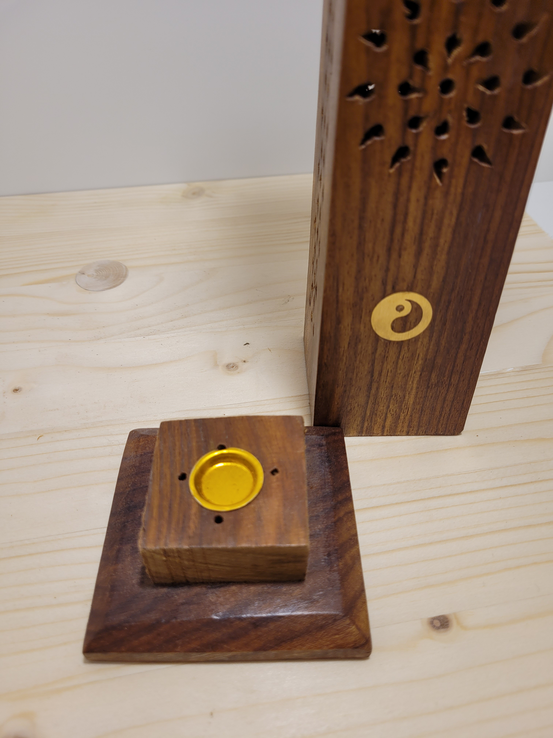 Porte encens tour ying yang 4