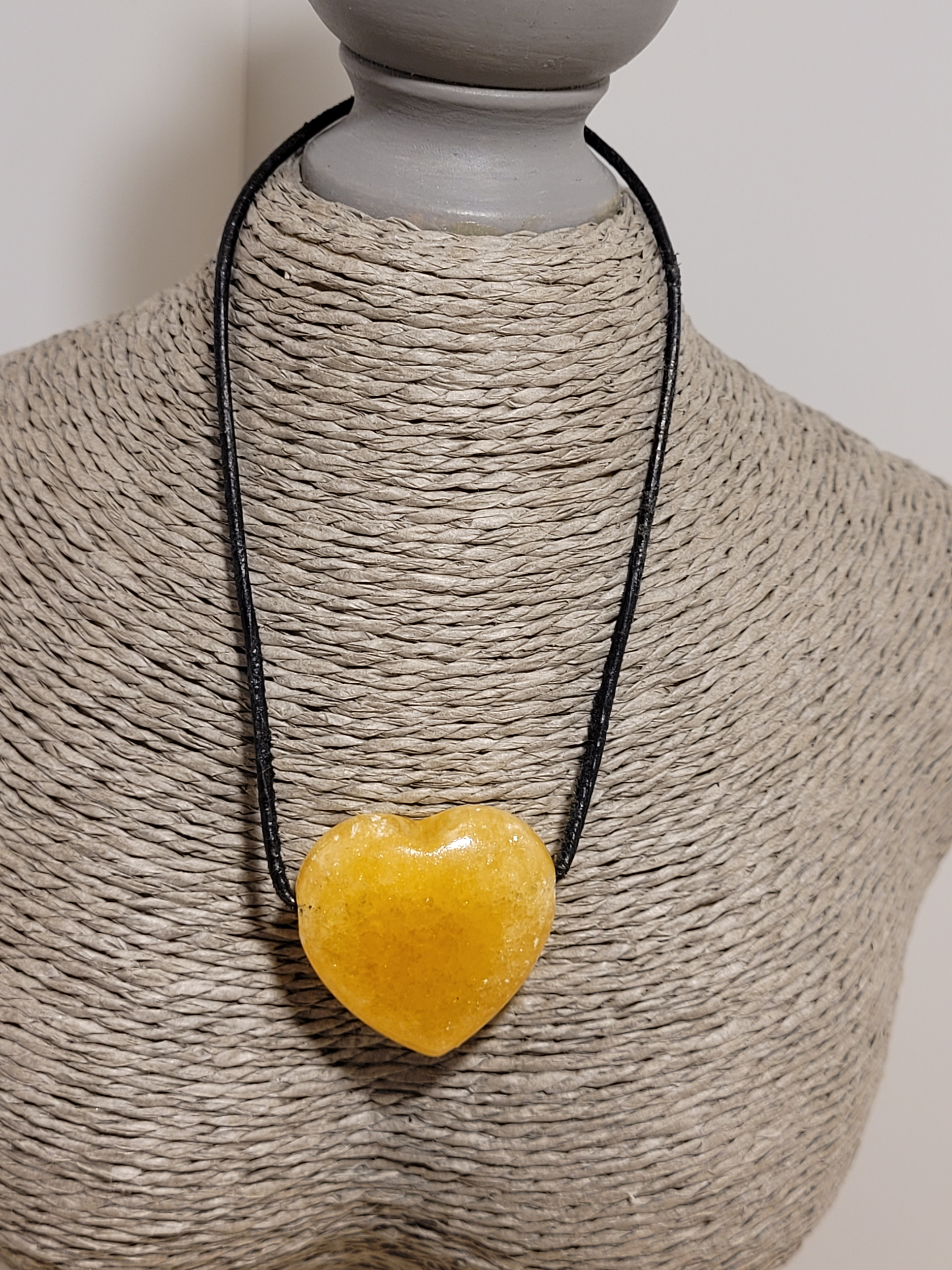 pendentif coeur percé calcite orange 1