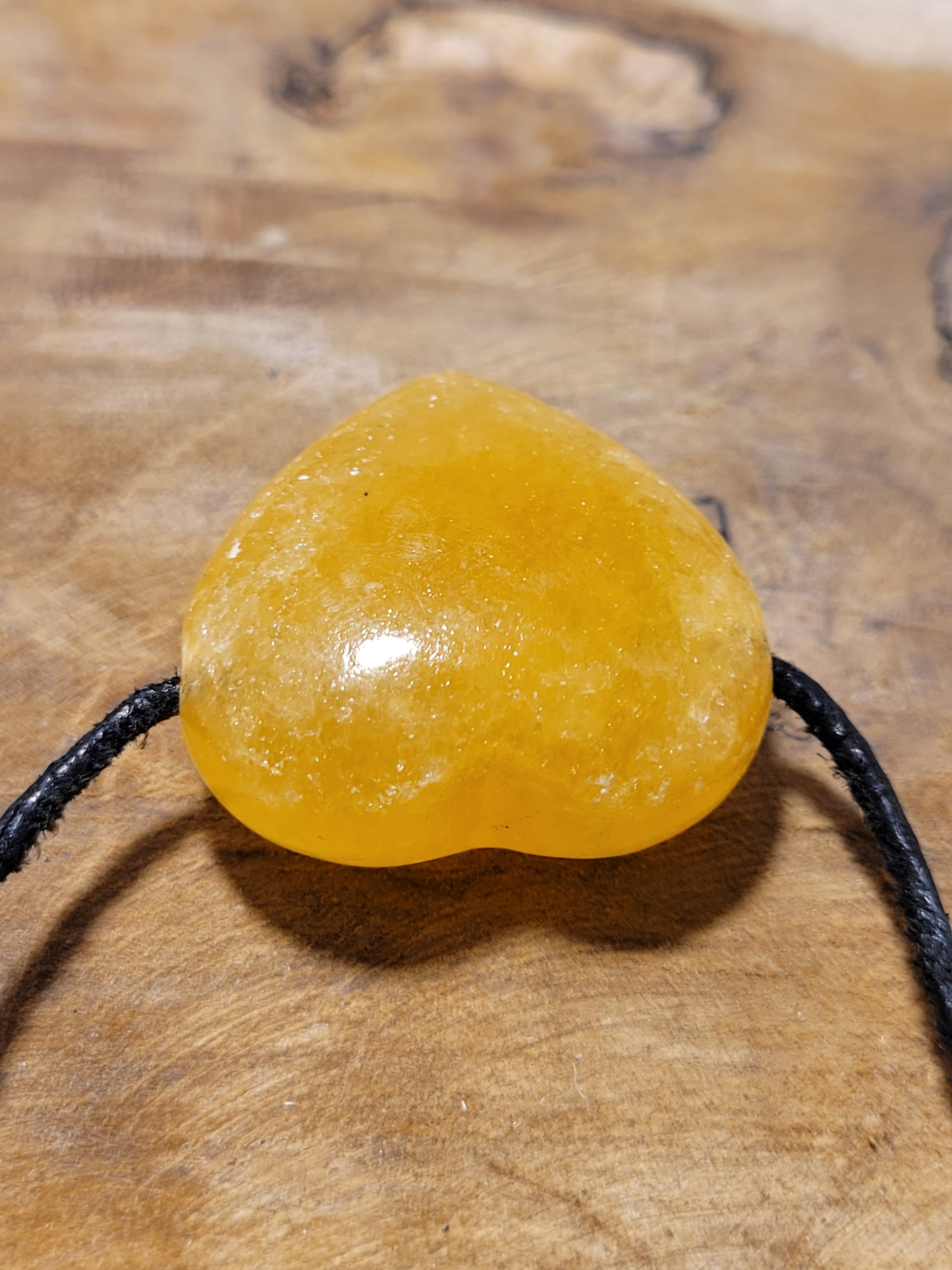 pendentif coeur percé calcite orange 5