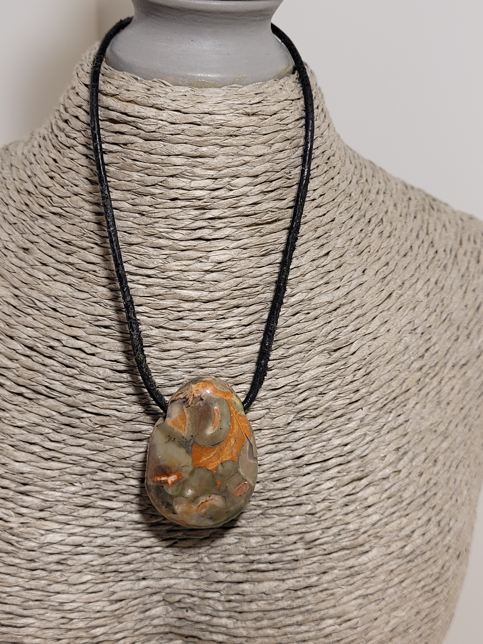 pendentif goutte percé rhyolite de fleur 1