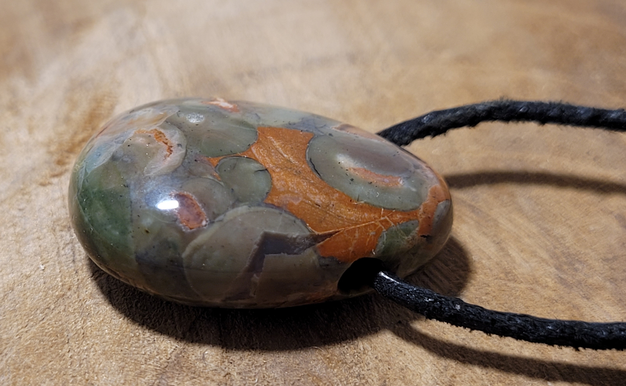 pendentif goutte percé rhyolite de fleur 4
