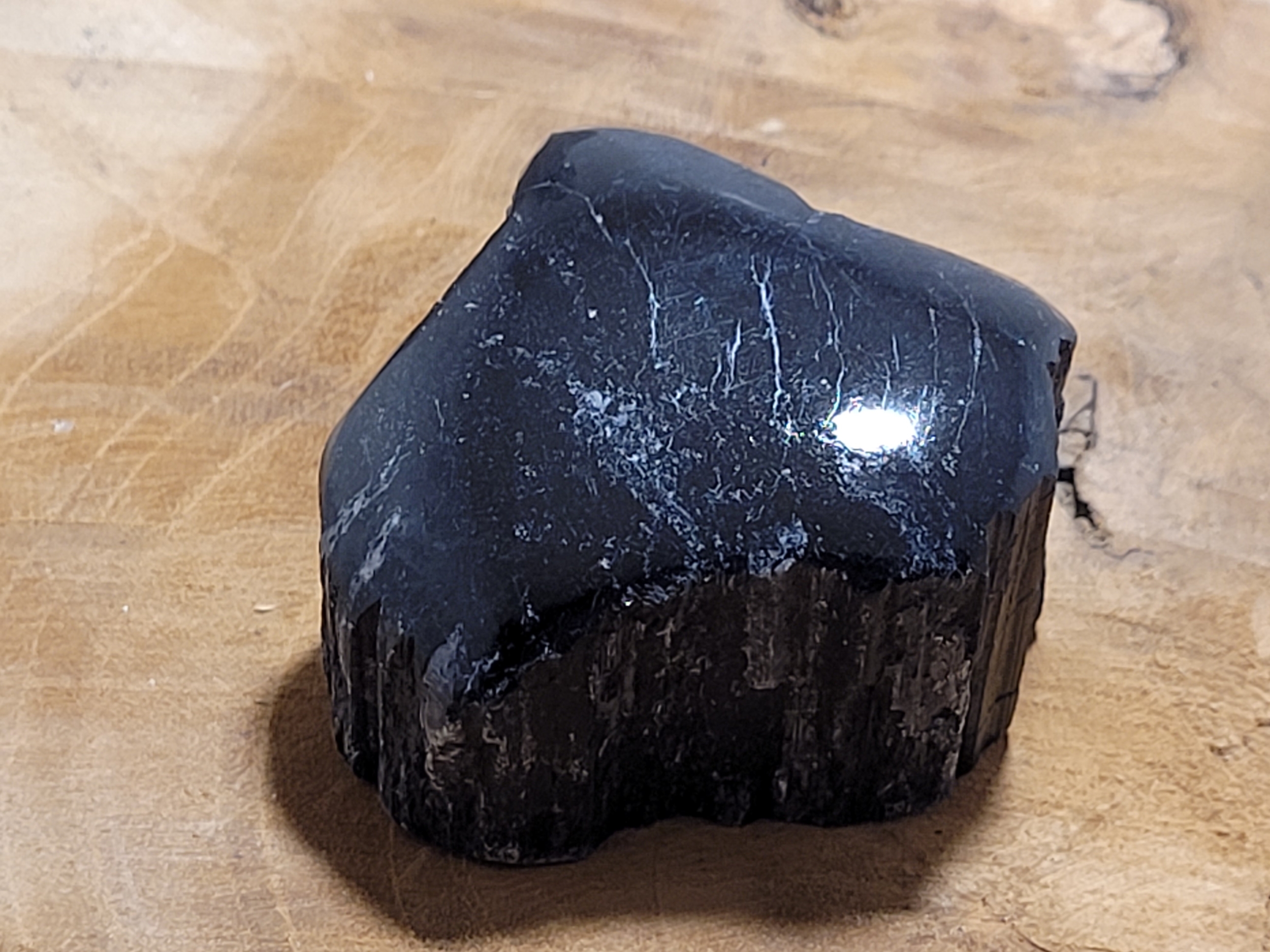 pierre brute 1 face polie tourmaline noire 1.1