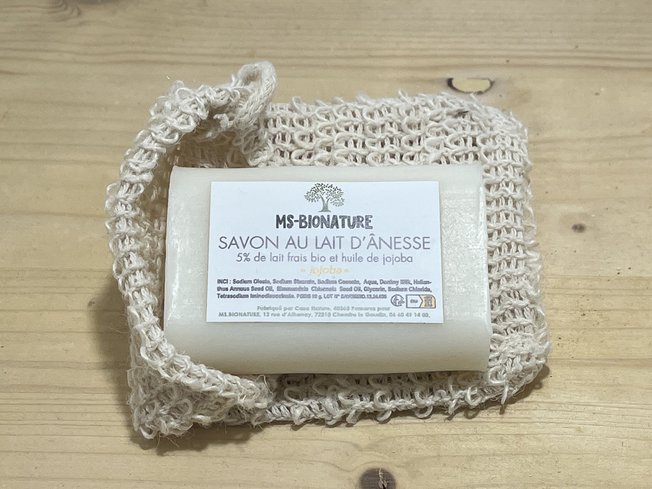 a Savon au lait dânesse frais BIO et JOJOBA 1