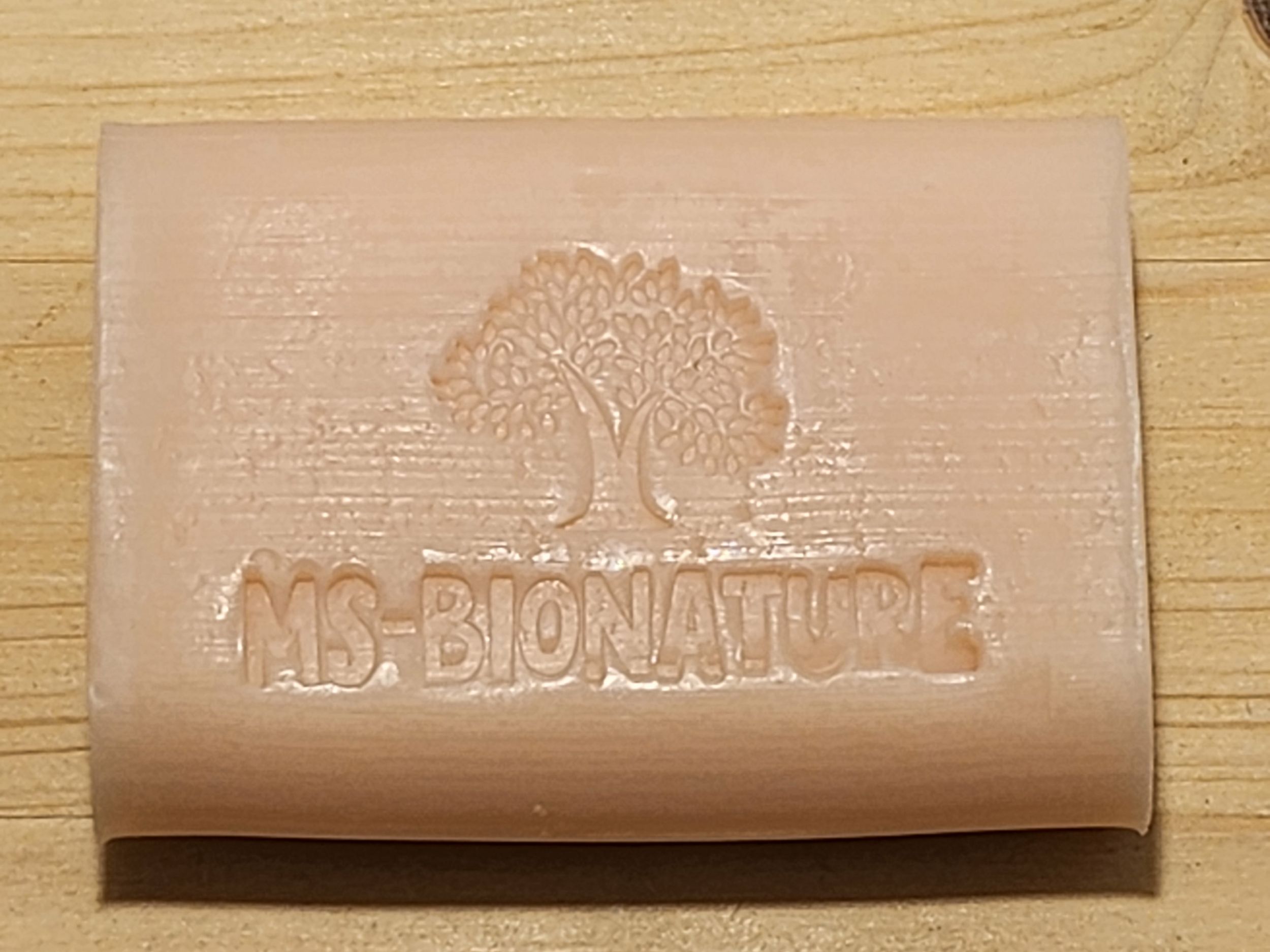 Savon au lait dânesse frais bio et Framboise 2