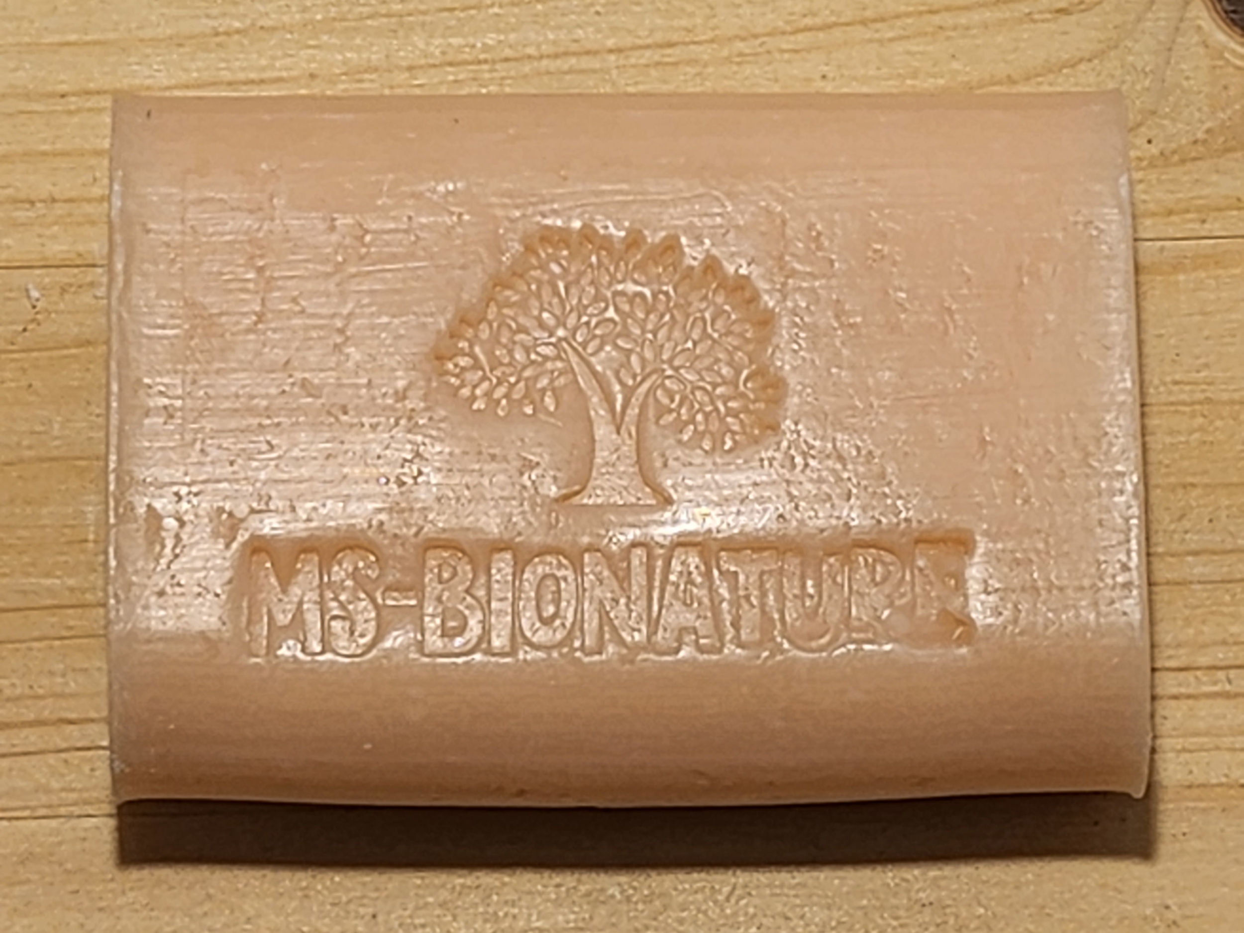 Savon au lait dânesse frais bio et Fraise des bois 2