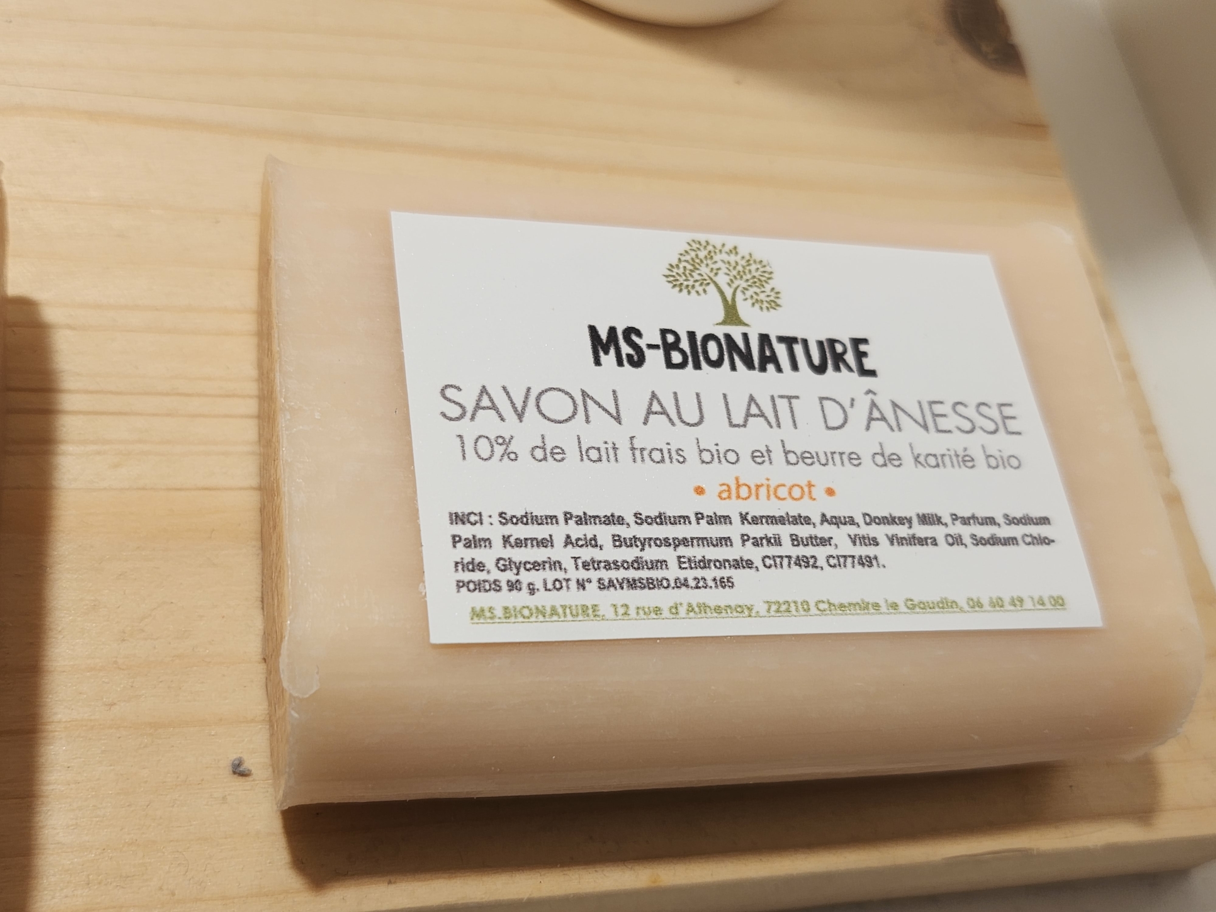 Savon au lait dânesse frais bio et abricot