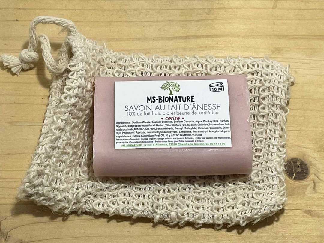 a Savon cerise au lait dânesse frais bio