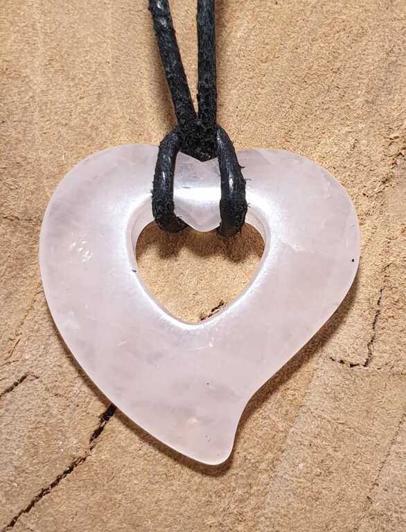 Collier Cuir Avec Pendentif Cœur En Quartz Rose Pierre Naturelle - 41-45 Cm, Neuf Sans Boîte