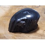 pierre brute 1 face polie tourmaline noire 2.2