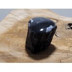 pierre brute 1 face polie tourmaline noire 2.3