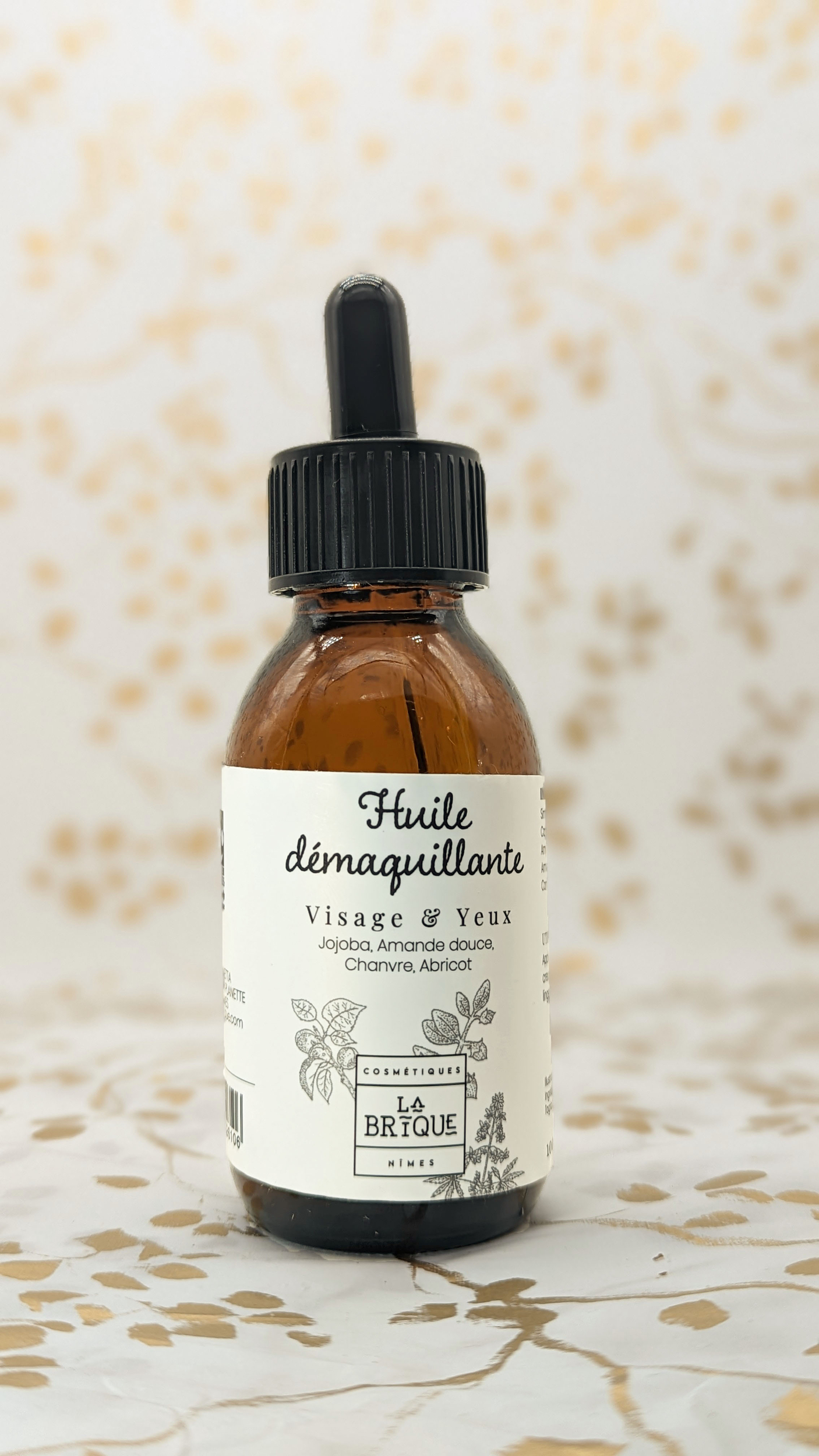huile-demaquillante-visage-et-yeux-bio