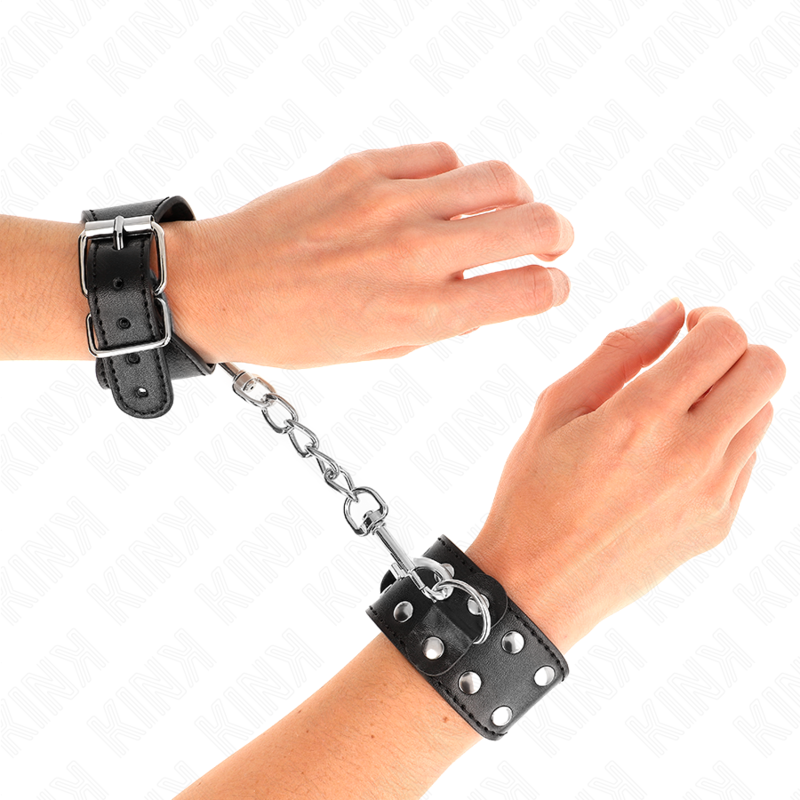 menottes.reglable.cloutées.kink.noires.1