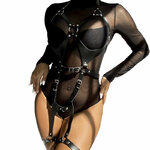 hanais-corps-femme-fetish-cuir-noir.1