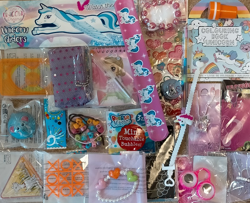 lot-24-petits-cadeaux-filles