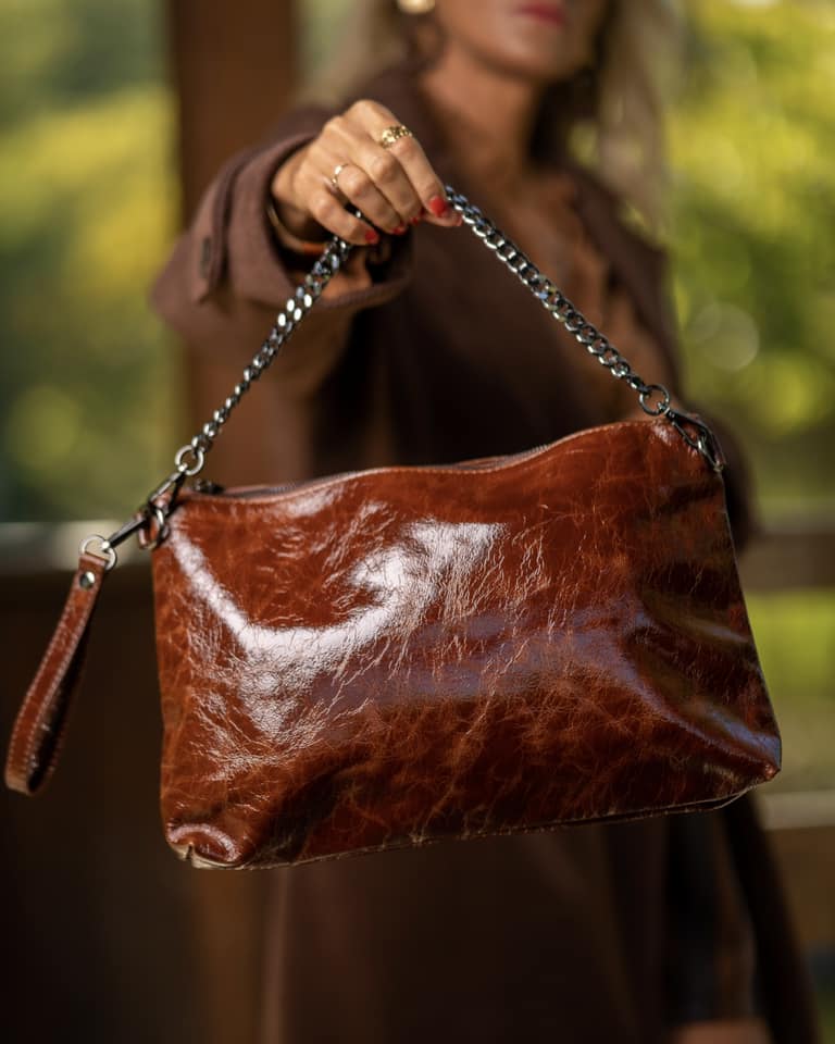 Lorea-Grand sac marron cognac en cuir & sa chaîne argenté