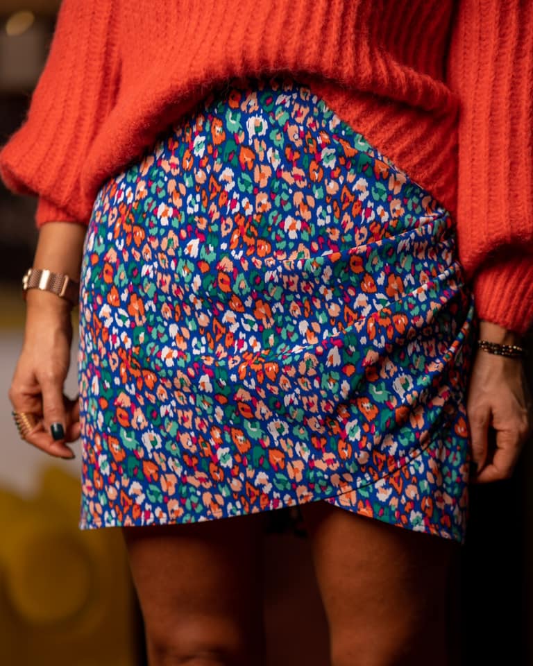 Charone-Jupe bleue à motifs