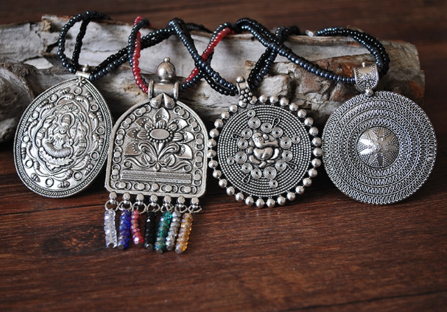 Collier Ethnique « Nāḍis » en Argent Tibétain et Perles de rocaille-6