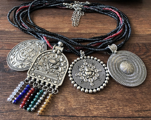 Collier Ethnique « Nāḍis » en Argent Tibétain et Perles de rocaille-17