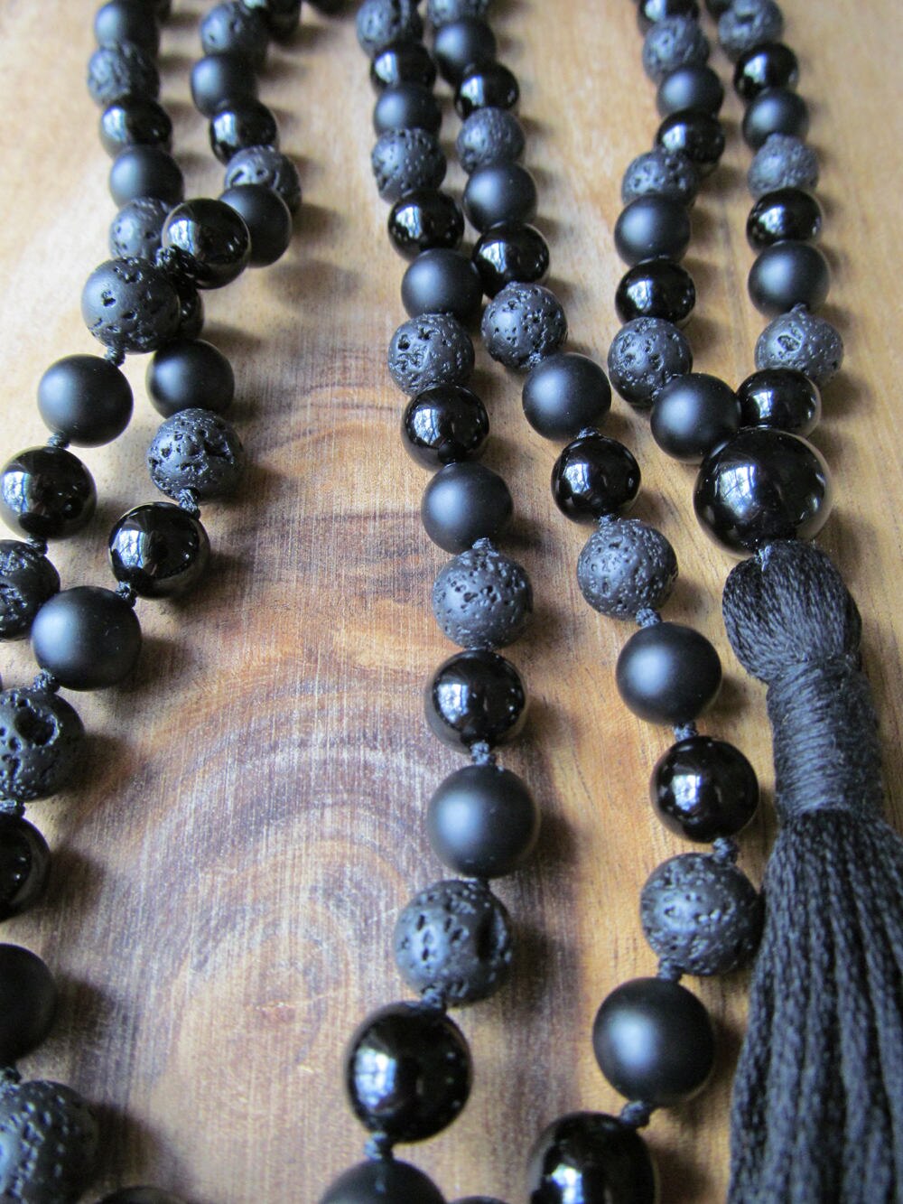 Collier-Mala-noir-en-Onyx-et-pierre-de-lave-108-perles-bijoux-de-Yoga-perles-de