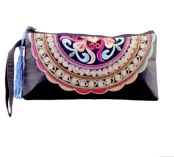 Pochette Ethnique motif Floral brodée « Svāna »