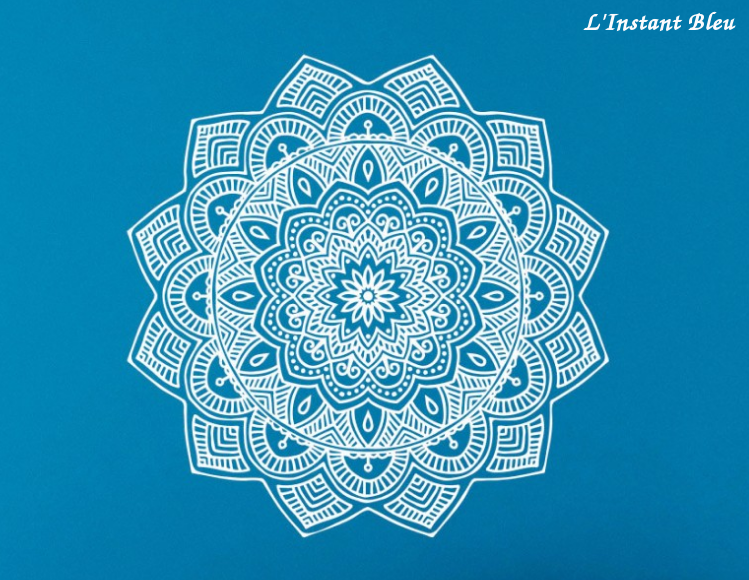 Grand Sticker mural « Máṇḍala Lotus Sacré »-2