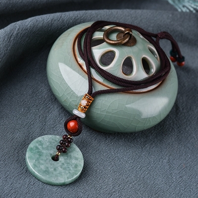 Pendentif Ethnique « Mokṣha » en Jade vert